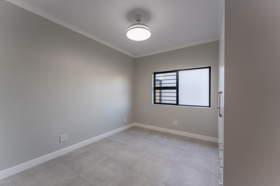 3 Bedroom Property for Sale in Wavecrest Eastern Cape